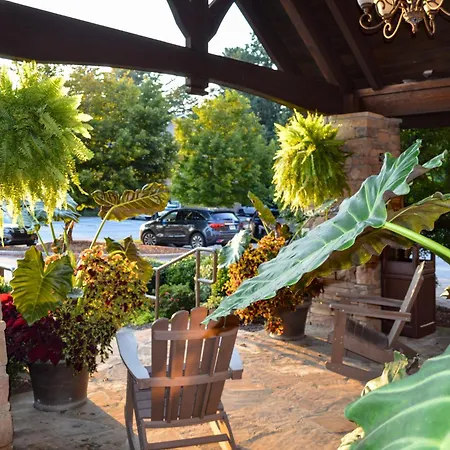 The Lodge At Flat Rock-3